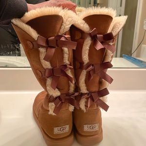Ugg boots tall 3 bows